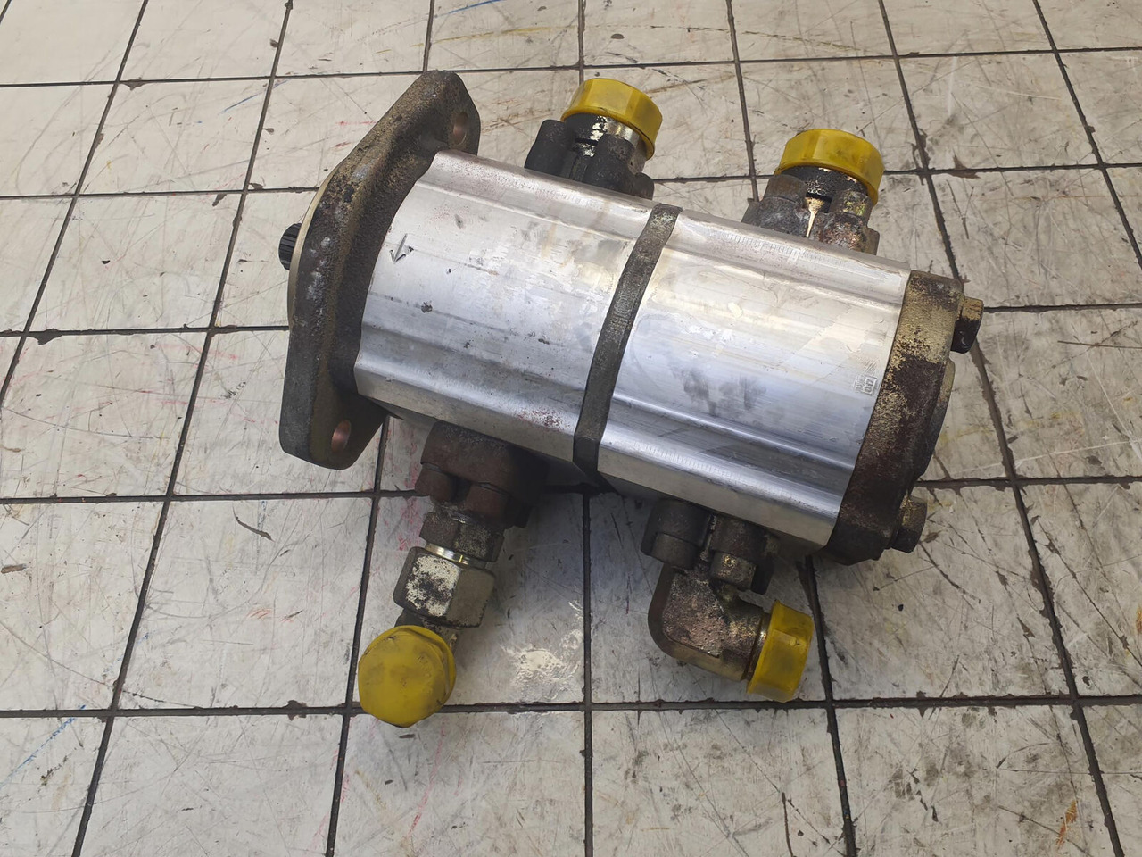 Liebherr LTM 1070-4.1 TWO-STAGE PUMP - 液压泵 适用于 移动式起重机:图2 Liebherr LTM 1070-4.1 TWO-STAGE PUMP - 液压泵 适用于 移动式起重机:图2