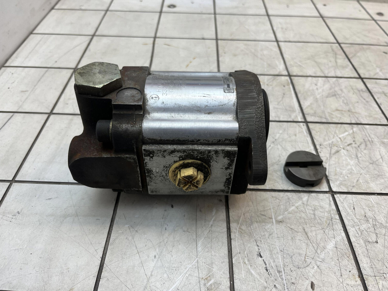 Parker Parker Hydraulics gear pump - 液压泵 适用于 起重机:图1 Parker Parker Hydraulics gear pump - 液压泵 适用于 起重机:图1