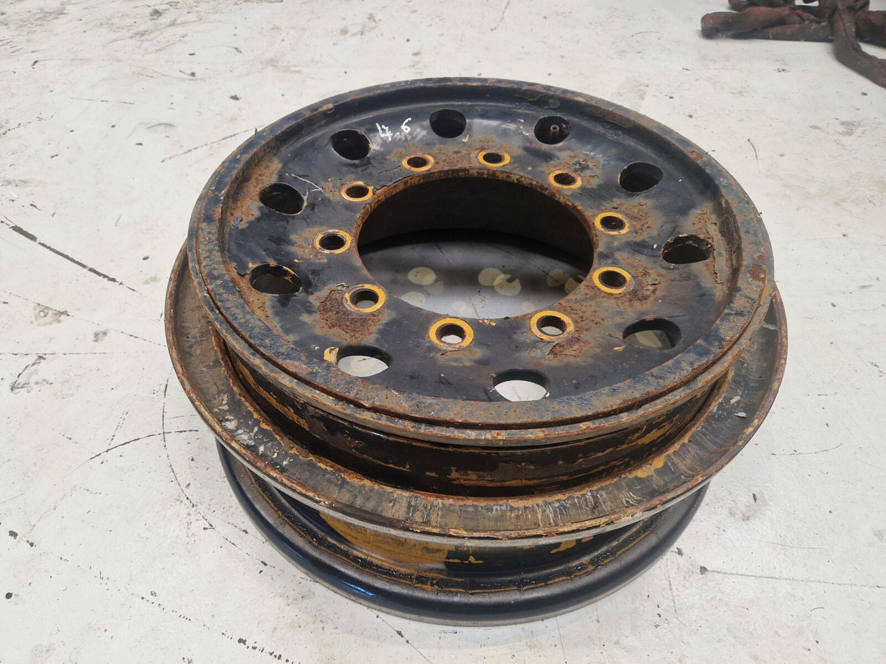 Terex Rim 385/95R25 10 4.6 3p - 轮圈 适用于 起重机:图1 Terex Rim 385/95R25 10 4.6 3p - 轮圈 适用于 起重机:图1