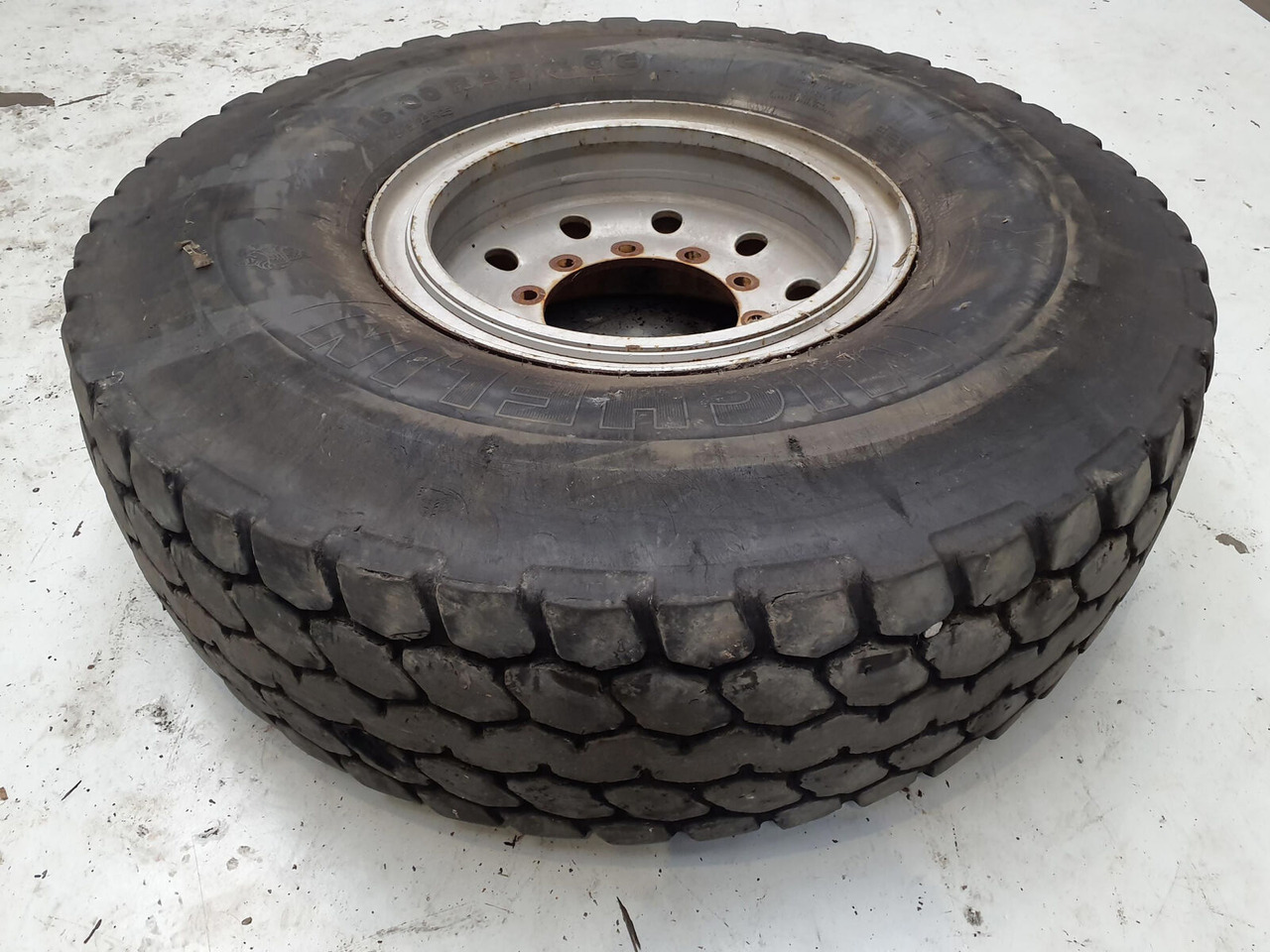 Terex Wheel 445/95R25 10 14.5 3p - 车轮 适用于 起重机:图1 Terex Wheel 445/95R25 10 14.5 3p - 车轮 适用于 起重机:图1