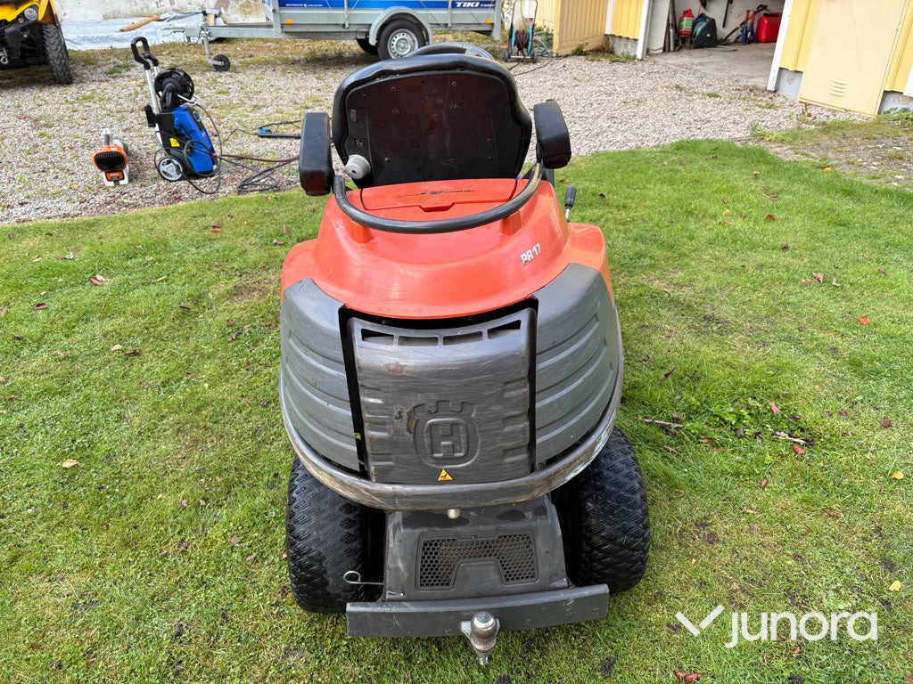 Åkgräsklippare Husqvarna PR 17 - 园林割草机:图4 Åkgräsklippare Husqvarna PR 17 - 园林割草机:图4