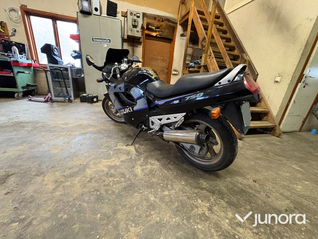 Motorcykel - Suzuki, GSX 750 F - 摩托车:图4 Motorcykel - Suzuki, GSX 750 F - 摩托车:图4