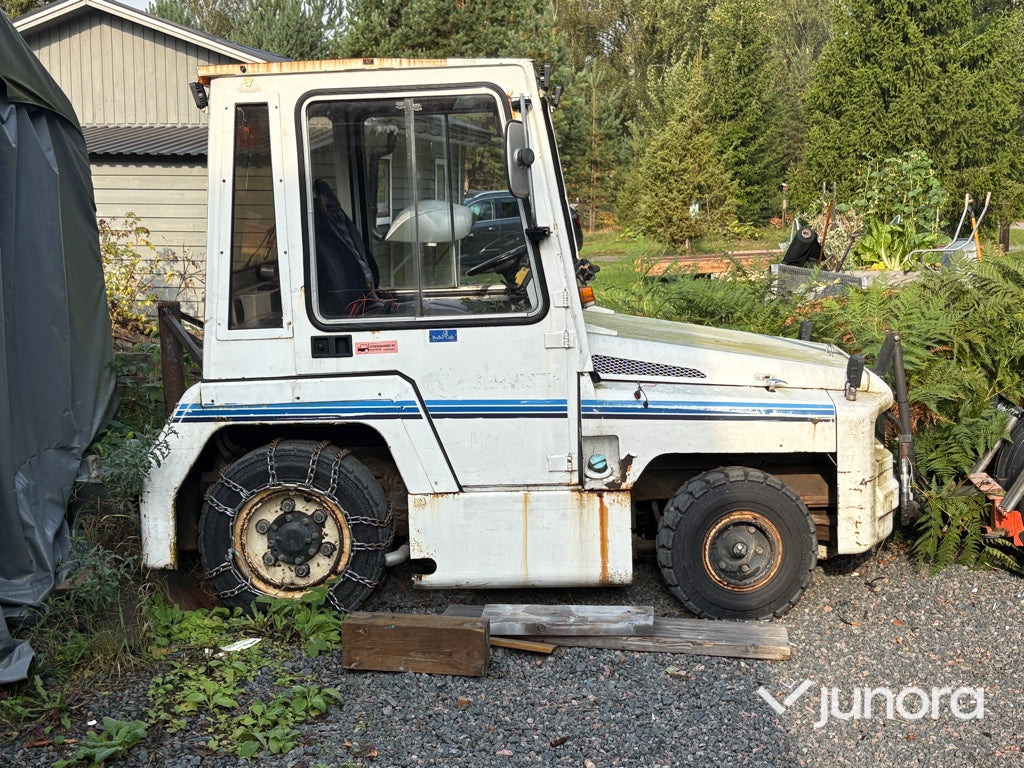 Plogbil - Bagagetruck - 行李牵引车:图1 Plogbil - Bagagetruck - 行李牵引车:图1