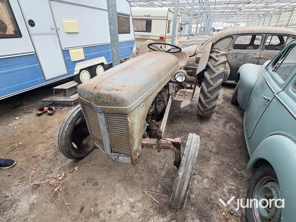 Traktor - Massey Ferguson, Grolle - 拖拉机:图1 Traktor - Massey Ferguson, Grolle - 拖拉机:图1