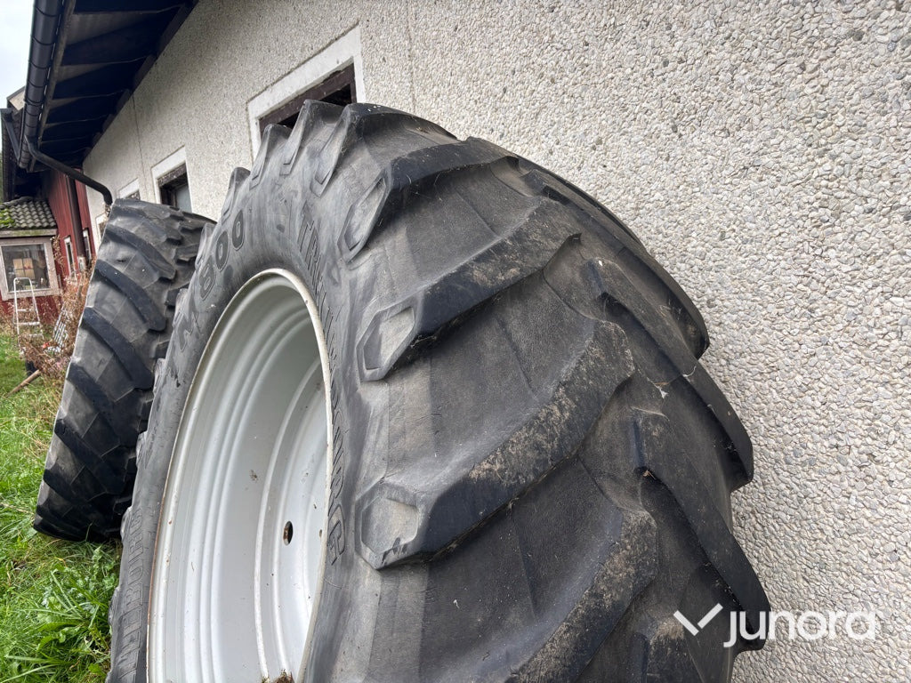 Traktordäck & fälg - Trelleborg TM800 - 车轮 适用于 农业机械:图4 Traktordäck & fälg - Trelleborg TM800 - 车轮 适用于 农业机械:图4
