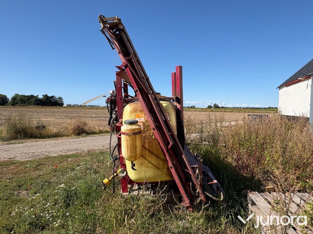 Växtspruta - Hardi, 1000L, 12M - 拖拉机悬挂式喷雾机:图3 Växtspruta - Hardi, 1000L, 12M - 拖拉机悬挂式喷雾机:图3