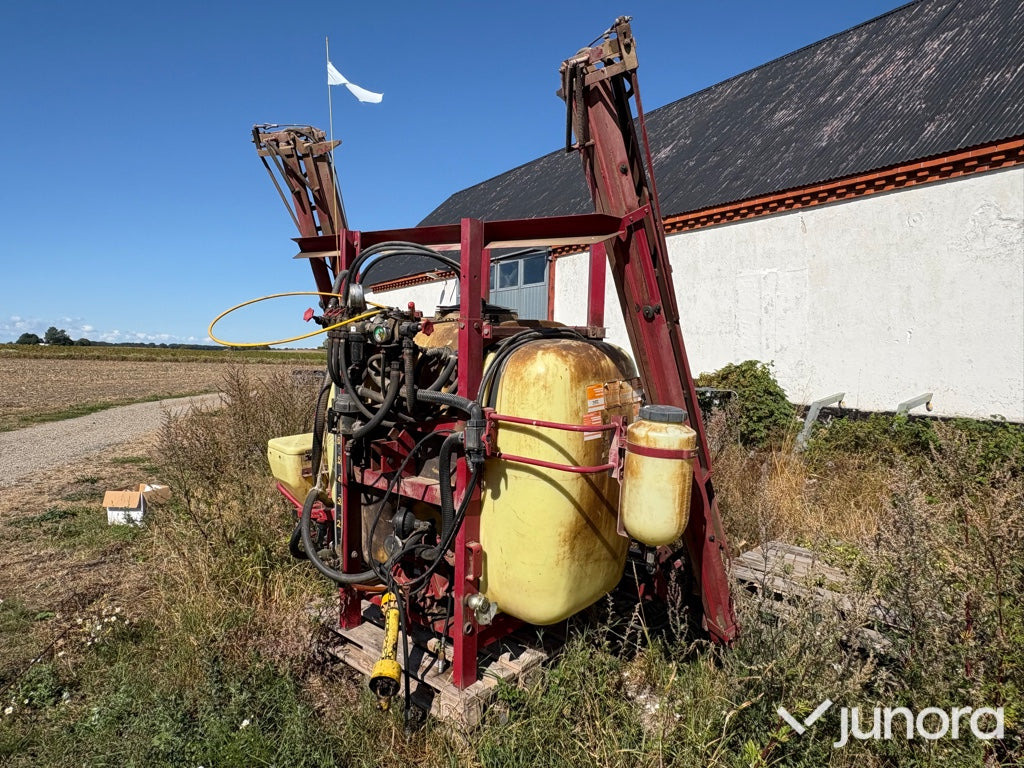 Växtspruta - Hardi, 1000L, 12M - 拖拉机悬挂式喷雾机:图1 Växtspruta - Hardi, 1000L, 12M - 拖拉机悬挂式喷雾机:图1