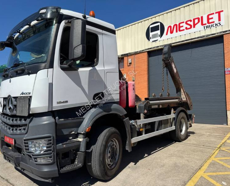 Mercedes Arocs 1845 - 箕斗装载车:图1 Mercedes Arocs 1845 - 箕斗装载车:图1