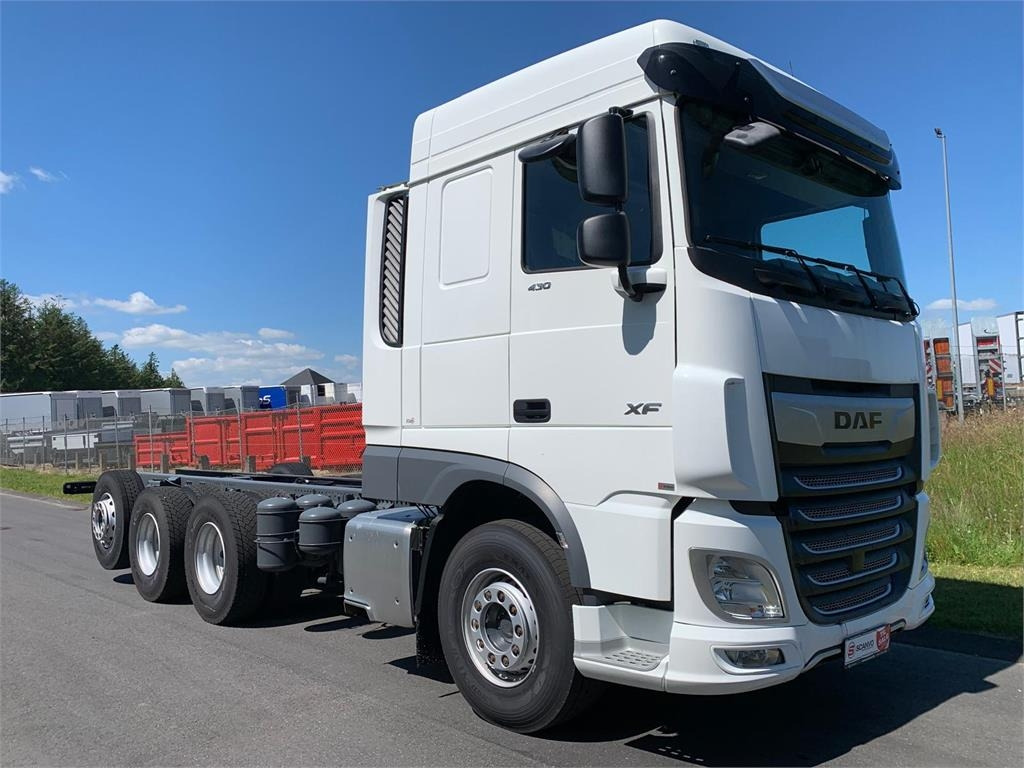 DAF XF 430 FAW 8x4*4 Tridem - 箕斗装载车:图1 DAF XF 430 FAW 8x4*4 Tridem - 箕斗装载车:图1