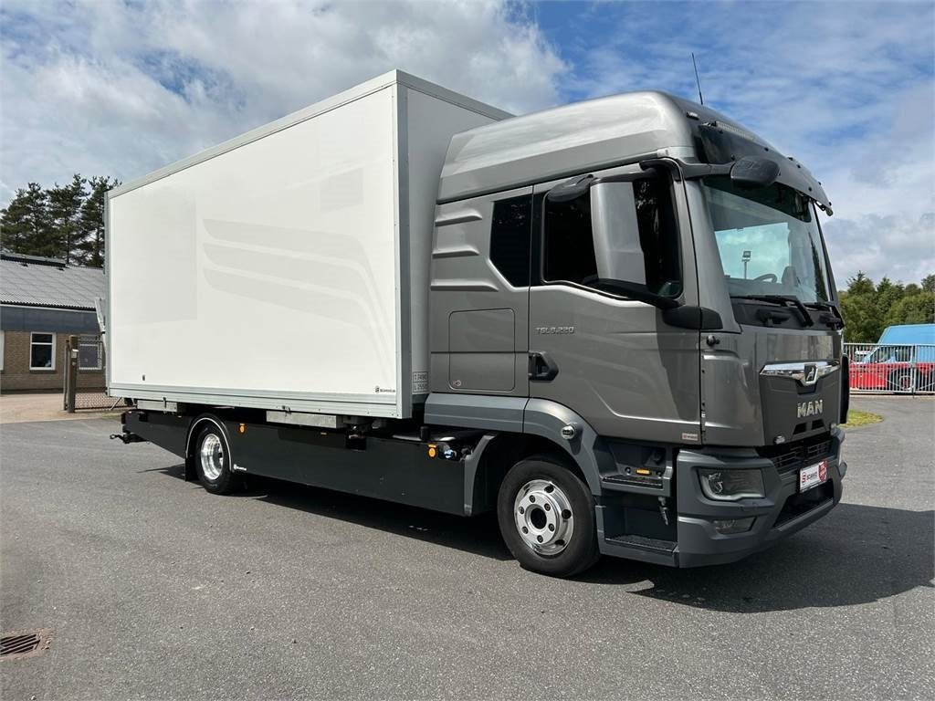 MAN TGL 8-220 4x2 BL incl. 2 stk veksellad - 集装箱运输车/ 可拆卸车身的卡车:图1 MAN TGL 8-220 4x2 BL incl. 2 stk veksellad - 集装箱运输车/ 可拆卸车身的卡车:图1
