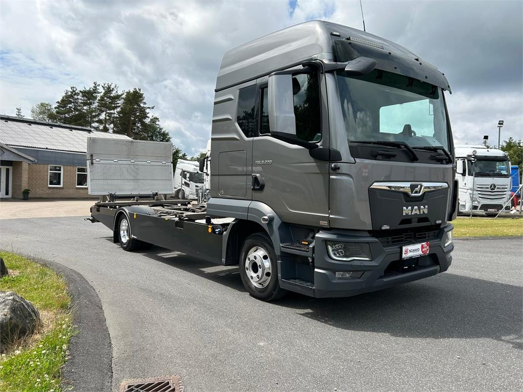 MAN TGL 8-220 4x2 BL incl. 2 stk veksellad - 集装箱运输车/ 可拆卸车身的卡车:图2 MAN TGL 8-220 4x2 BL incl. 2 stk veksellad - 集装箱运输车/ 可拆卸车身的卡车:图2