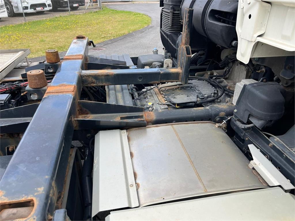 MAN TGS 26-500 6x2-4 LL - 集装箱运输车/ 可拆卸车身的卡车:图4 MAN TGS 26-500 6x2-4 LL - 集装箱运输车/ 可拆卸车身的卡车:图4