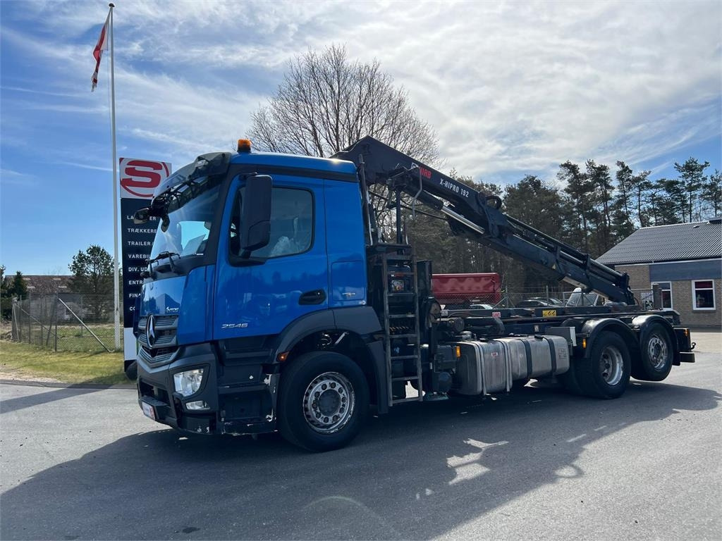 Mercedes-Benz Antos 2546 - Hiab 192 E kran - 箕斗装载车:图1 Mercedes-Benz Antos 2546 - Hiab 192 E kran - 箕斗装载车:图1