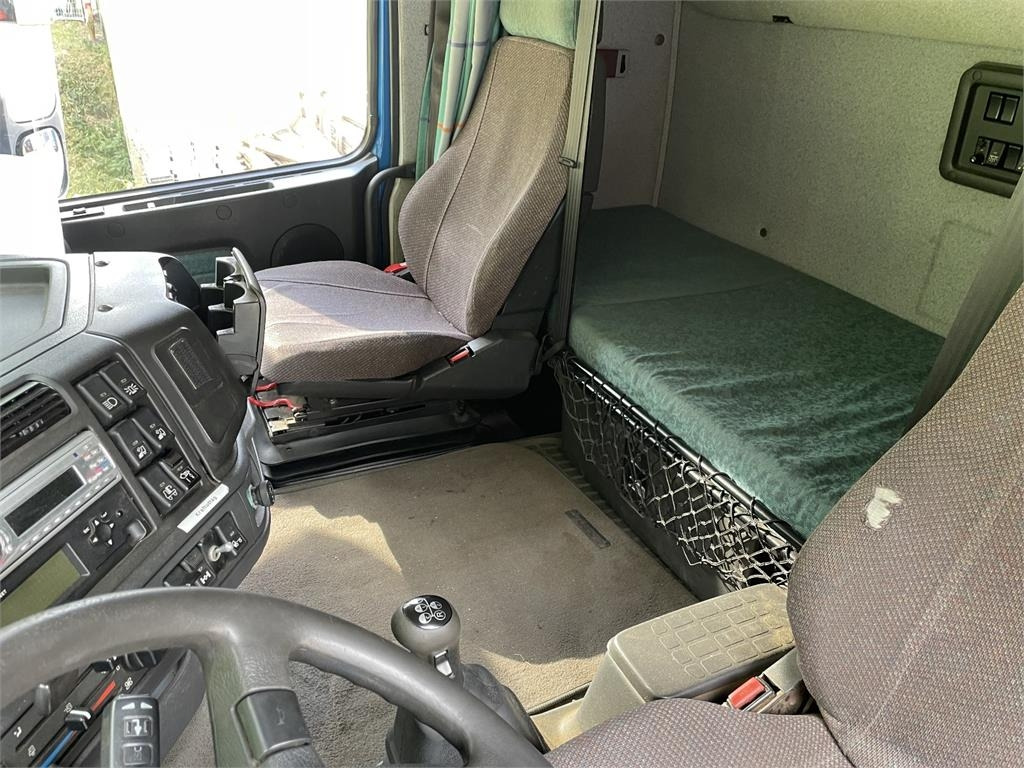 Volvo FH12-420 - 箕斗装载车:图2 Volvo FH12-420 - 箕斗装载车:图2