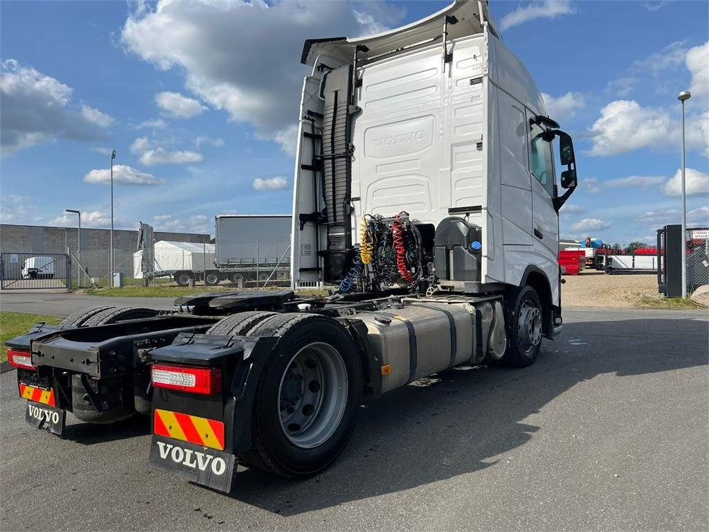 Volvo FH460 4x2 x-low mega - 牵引车:图3 Volvo FH460 4x2 x-low mega - 牵引车:图3