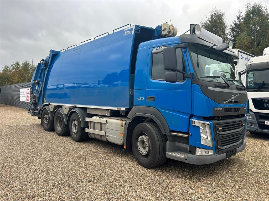 Volvo FM420 8x2*6 Trippel NTM 25m3 - 垃圾车:图1 Volvo FM420 8x2*6 Trippel NTM 25m3 - 垃圾车:图1