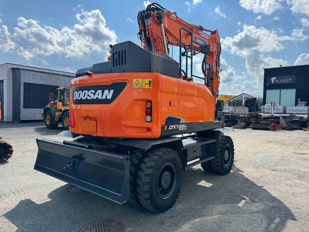 Doosan DX165W-5 PYÖRITTÄJÄLLÄ - 轮式挖掘机:图5 Doosan DX165W-5 PYÖRITTÄJÄLLÄ - 轮式挖掘机:图5