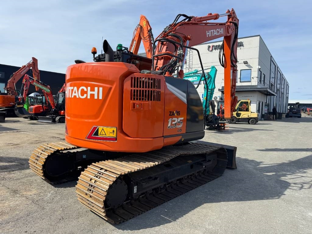Hitachi ZX 135 USBL-7 Puskulevy - 履带式挖掘机:图5 Hitachi ZX 135 USBL-7 Puskulevy - 履带式挖掘机:图5