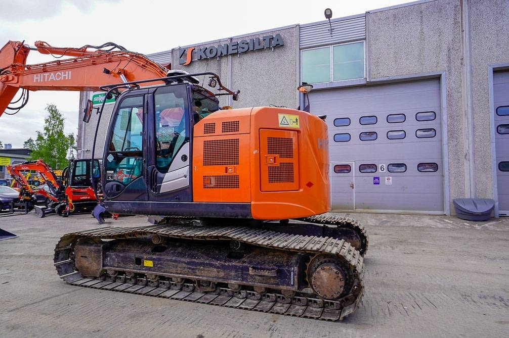 Hitachi ZX225USLC-5B MARTTIINILLA  - 履带式挖掘机:图2 Hitachi ZX225USLC-5B MARTTIINILLA  - 履带式挖掘机:图2