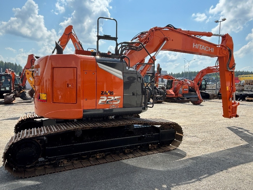 Hitachi ZX225USLC-7 - 履带式挖掘机:图5 Hitachi ZX225USLC-7 - 履带式挖掘机:图5