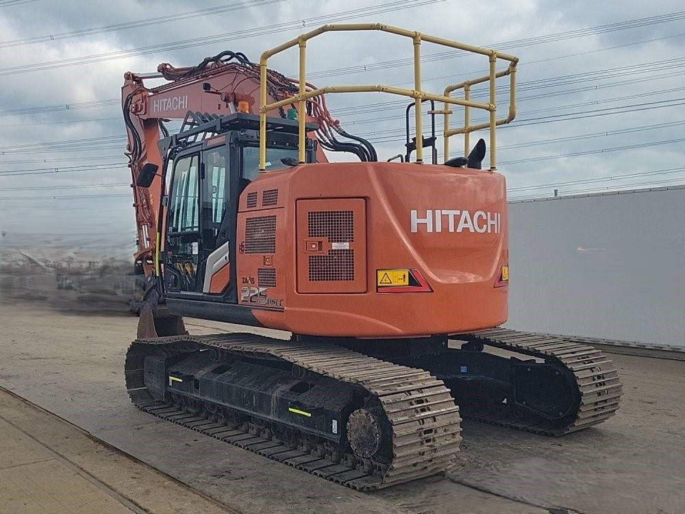Hitachi ZX225USLC-7 - 履带式挖掘机:图1 Hitachi ZX225USLC-7 - 履带式挖掘机:图1