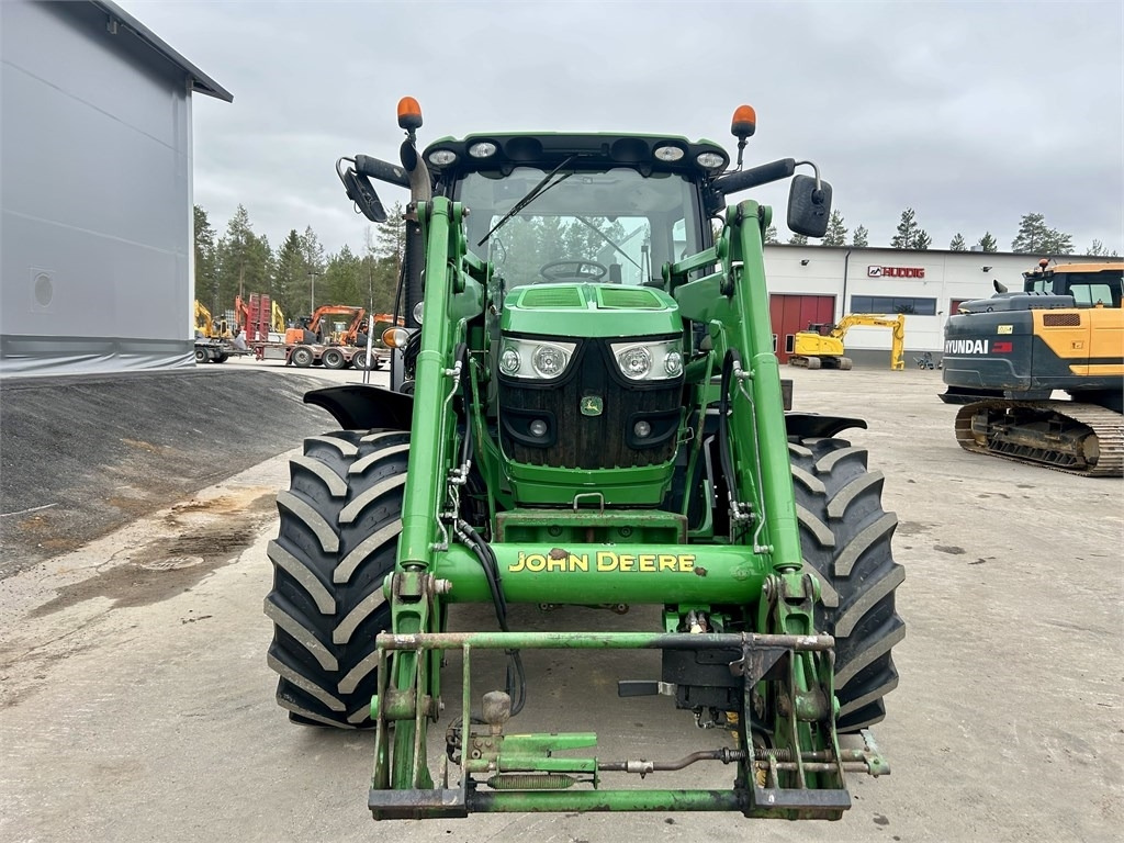 John Deere 6125 R AUTOPOWER ETUKUORMAAJALLA - 拖拉机:图3 John Deere 6125 R AUTOPOWER ETUKUORMAAJALLA - 拖拉机:图3