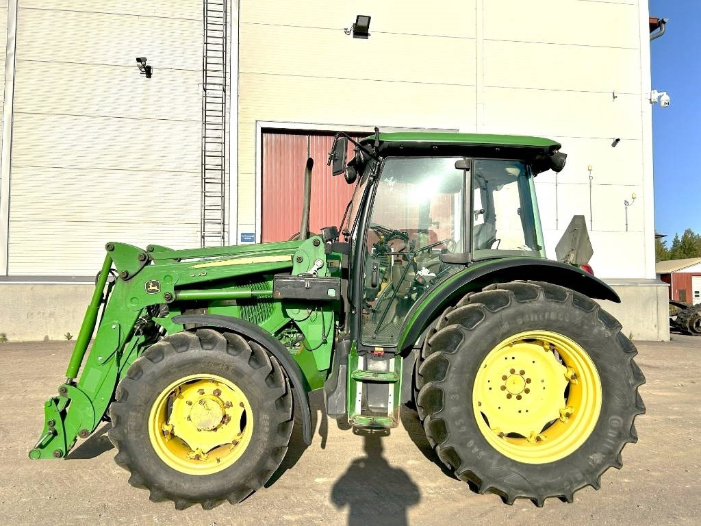 John Deere MYYTY!!SOLD!! 5100M ETUKUORMAAJALLA - 拖拉机:图2 John Deere MYYTY!!SOLD!! 5100M ETUKUORMAAJALLA - 拖拉机:图2