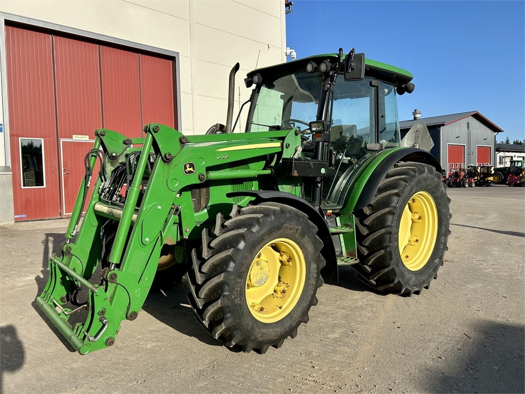 John Deere MYYTY!!SOLD!! 5100M ETUKUORMAAJALLA - 拖拉机:图1 John Deere MYYTY!!SOLD!! 5100M ETUKUORMAAJALLA - 拖拉机:图1