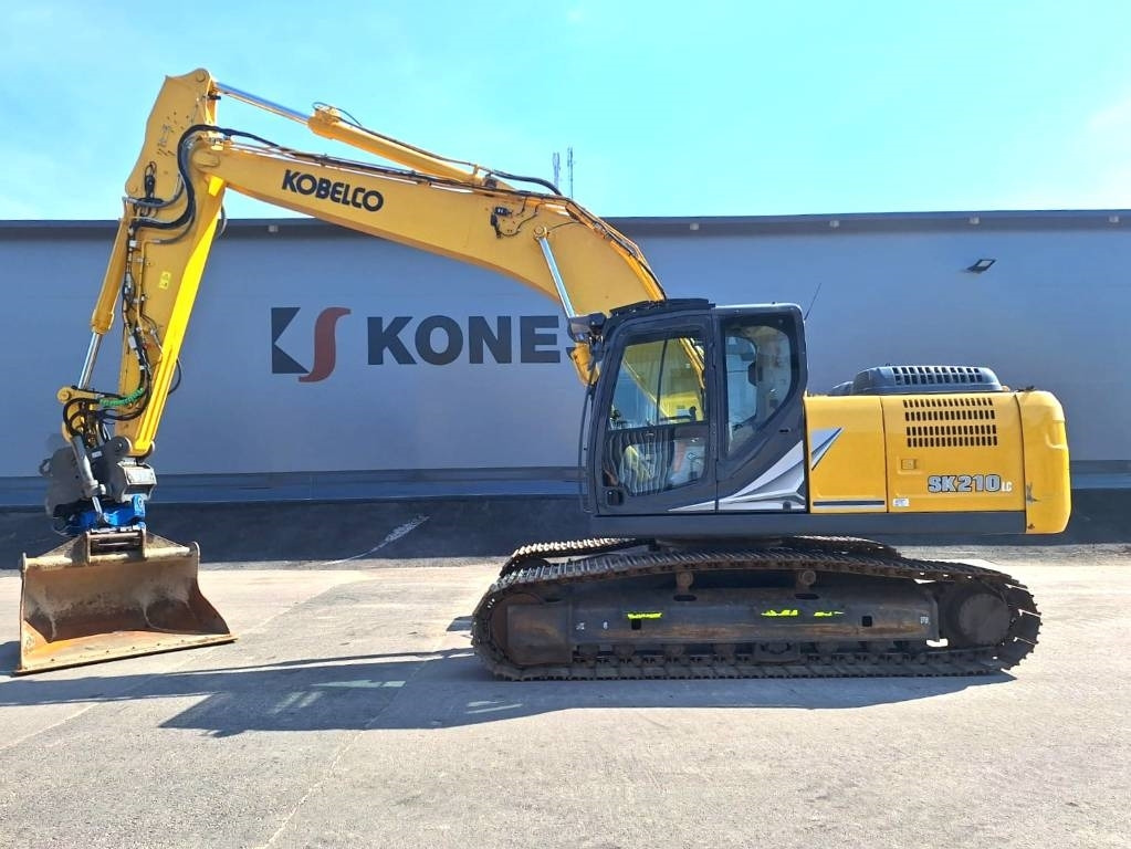 Kobelco SK210LC-11 PYÖRITTÄJÄLLÄ - 履带式挖掘机:图1 Kobelco SK210LC-11 PYÖRITTÄJÄLLÄ - 履带式挖掘机:图1