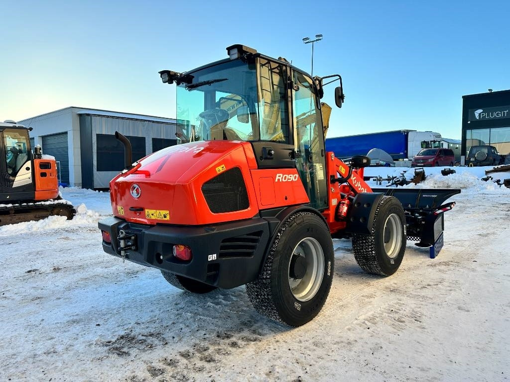 Kubota R090 Auravarustuksella uusi - 轮式装载机:图4 Kubota R090 Auravarustuksella uusi - 轮式装载机:图4