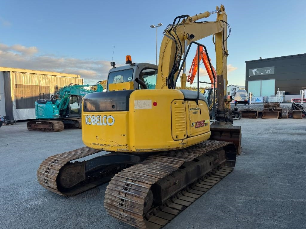 New Holland E 135 SR LC - 履带式挖掘机:图5 New Holland E 135 SR LC - 履带式挖掘机:图5