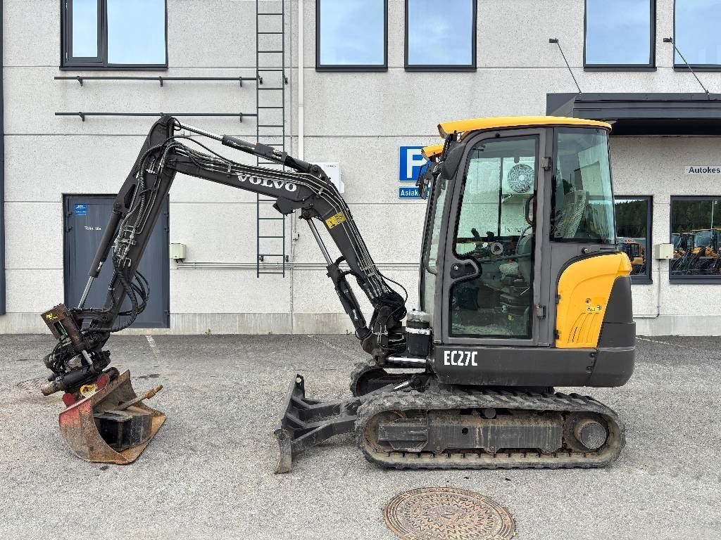 Volvo EC27C PYÖRITTÄJÄLLÄ - 小型挖掘机:图1 Volvo EC27C PYÖRITTÄJÄLLÄ - 小型挖掘机:图1