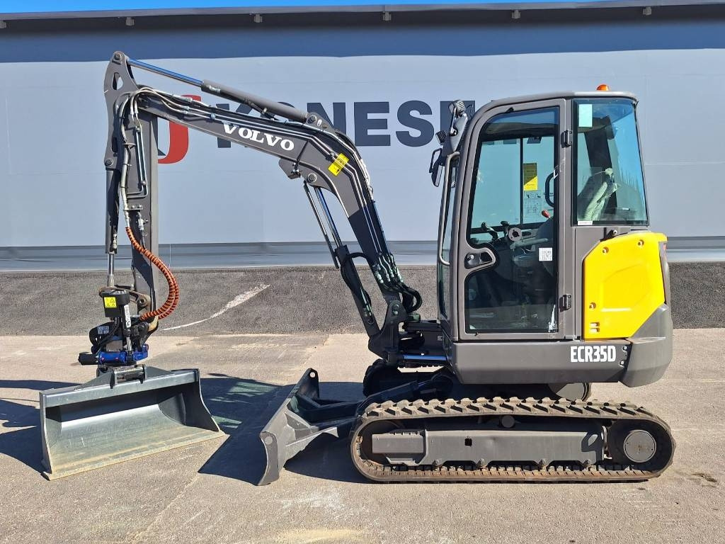 Volvo EC35D PYÖRITTÄJÄLLÄ  - 小型挖掘机:图1 Volvo EC35D PYÖRITTÄJÄLLÄ  - 小型挖掘机:图1
