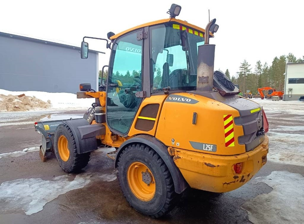 Volvo MYYTY! SOLD! L25F RASVARI, AURA - 轮式装载机:图2 Volvo MYYTY! SOLD! L25F RASVARI, AURA - 轮式装载机:图2