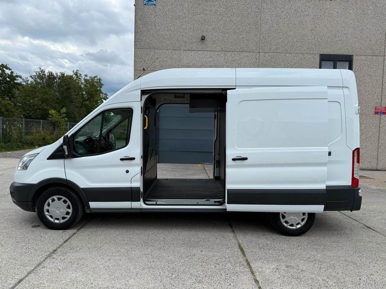 Ford Transit. Klima. Tempomat. - 无侧窗厢式货车:图1 Ford Transit. Klima. Tempomat. - 无侧窗厢式货车:图1