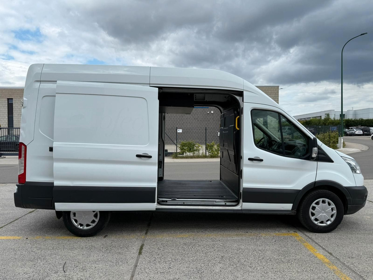 Ford Transit. Klima. Tempomat. - 无侧窗厢式货车:图3 Ford Transit. Klima. Tempomat. - 无侧窗厢式货车:图3