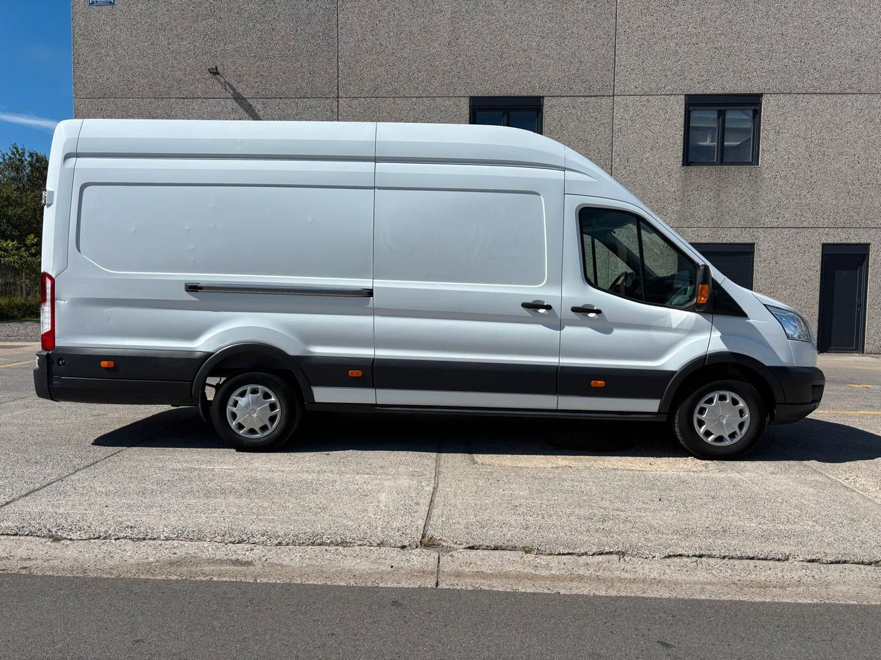 Ford Transit. Maxi. Klima. Euro 6B. Tempomat - 无侧窗厢式货车:图2 Ford Transit. Maxi. Klima. Euro 6B. Tempomat - 无侧窗厢式货车:图2