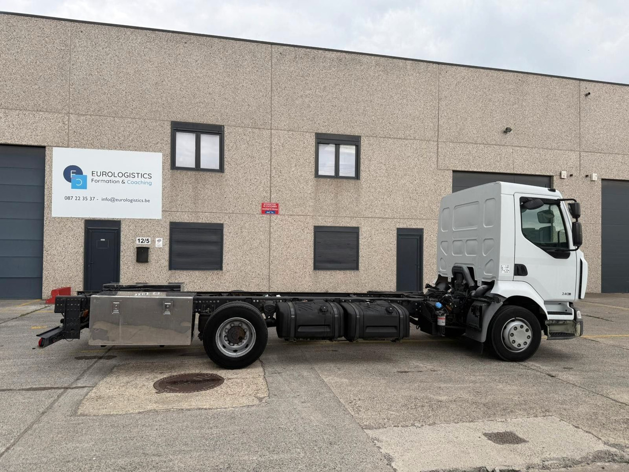 Renault Midlum 240dXi. Klima. 225.000km. - 驾驶室底盘卡车:图3 Renault Midlum 240dXi. Klima. 225.000km. - 驾驶室底盘卡车:图3