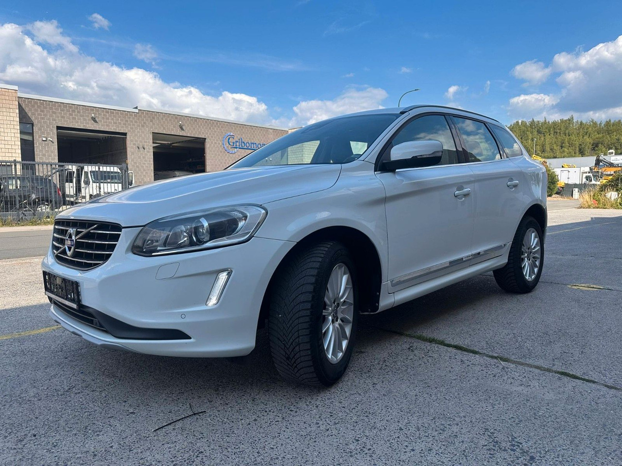 Volvo XC60 D3. Automatik. Klima. Kamera. Volleder. - 越野车:图4 Volvo XC60 D3. Automatik. Klima. Kamera. Volleder. - 越野车:图4