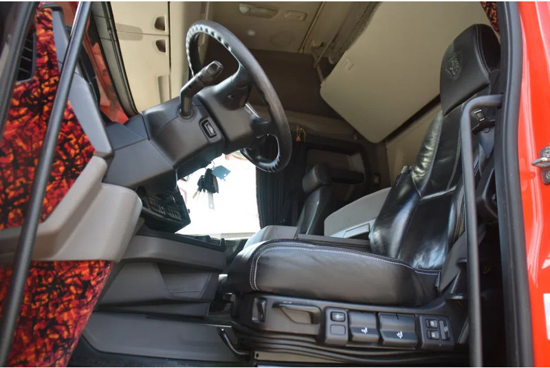 Scania R450 NGS 4x2NB - RETARDER - NEW TACHO - FULL AIR - PARK. AIRCO - PTO - LEATHER SEATS - 2 x FUEL TANKS - EXCELLENT CONDITION - - 牵引车:图4 Scania R450 NGS 4x2NB - RETARDER - NEW TACHO - FULL AIR - PARK. AIRCO - PTO - LEATHER SEATS - 2 x FUEL TANKS - EXCELLENT CONDITION - - 牵引车:图4