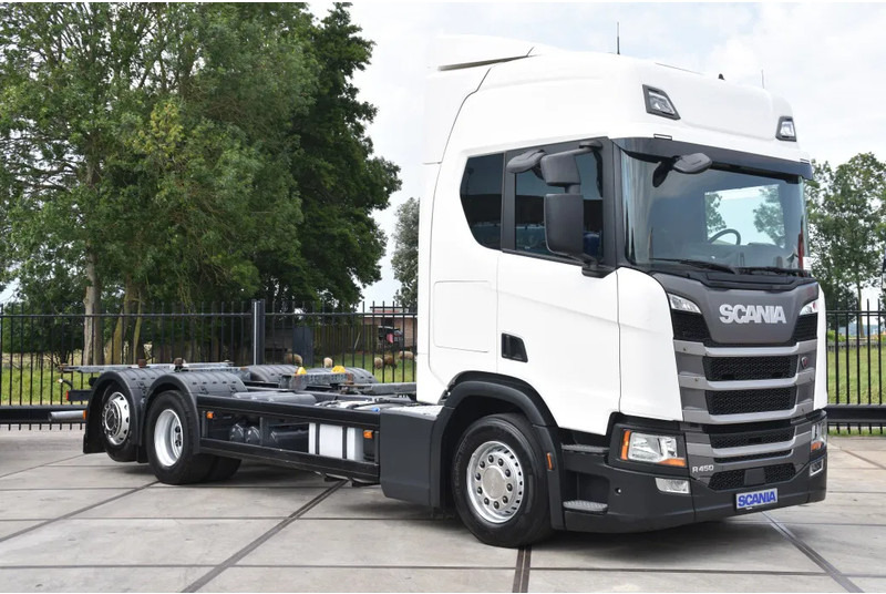 Scania R450 NGS 6x2*4NB - BDF - RETARDER - 703 TKM - FULL AIR - WHEELBASE: 495 CM - NAVI - TOP CONDITION - - 集装箱运输车/ 可拆卸车身的卡车:图1 Scania R450 NGS 6x2*4NB - BDF - RETARDER - 703 TKM - FULL AIR - WHEELBASE: 495 CM - NAVI - TOP CONDITION - - 集装箱运输车/ 可拆卸车身的卡车:图1