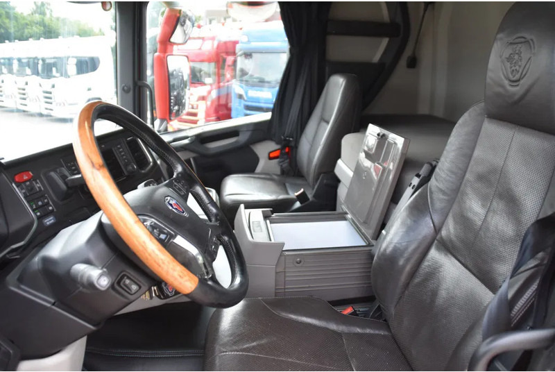 Scania R450 NGS 6x2/4NB - RETARDER - FULL AIR - 748 TKM - LEATHER SEATS - NAVI - 2 x FUEL TANKS - LED LIGHTS - - 牵引车:图5 Scania R450 NGS 6x2/4NB - RETARDER - FULL AIR - 748 TKM - LEATHER SEATS - NAVI - 2 x FUEL TANKS - LED LIGHTS - - 牵引车:图5