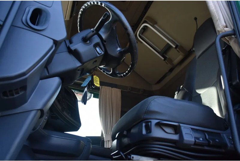 Scania R490 TL 6x2/4 - RETARDER - ACC - DIFF. LOCK - 2 x FUEL TANKS - 2 BEDS - EXCELLENT CONDITION - - 牵引车:图4 Scania R490 TL 6x2/4 - RETARDER - ACC - DIFF. LOCK - 2 x FUEL TANKS - 2 BEDS - EXCELLENT CONDITION - - 牵引车:图4