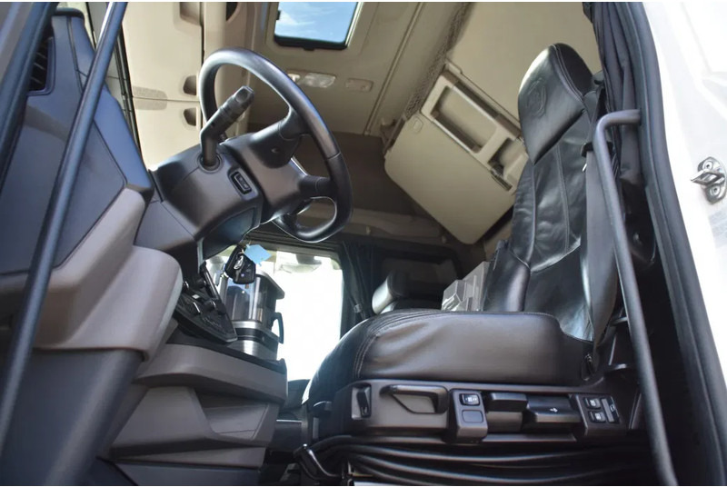 Scania S450 NGS 4x2 - RETARDER - 709 TKM - PARK. AIRCO - LEATHER SEATS - 2 x FUEL TANKS - LED LIGHTS - TOP CONDITION - - 牵引车:图4 Scania S450 NGS 4x2 - RETARDER - 709 TKM - PARK. AIRCO - LEATHER SEATS - 2 x FUEL TANKS - LED LIGHTS - TOP CONDITION - - 牵引车:图4