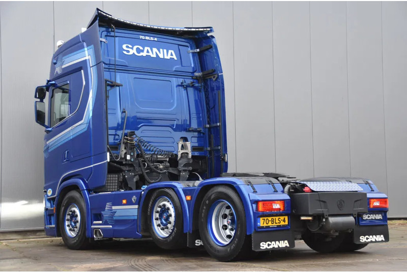 Scania S520 V8 NGS 4x2NB - RETARDER - 691 TKM - FULL AIR - PARK. AIRCO - 2 x FUEL TANKS - LED - PAINTED WHEELS - LIKE NEW ! - 牵引车:图3 Scania S520 V8 NGS 4x2NB - RETARDER - 691 TKM - FULL AIR - PARK. AIRCO - 2 x FUEL TANKS - LED - PAINTED WHEELS - LIKE NEW ! - 牵引车:图3