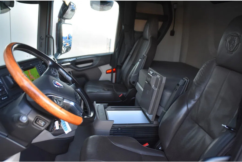 Scania S650 V8 NGS 4x2NB - NEW TACHO - RETARDER - FULL AIR - 288 TKM - PARK. AIRCO - 2 x FUEL TANKS - ALCOA'S - LED - EXCELLENT CONDITI - 牵引车:图5 Scania S650 V8 NGS 4x2NB - NEW TACHO - RETARDER - FULL AIR - 288 TKM - PARK. AIRCO - 2 x FUEL TANKS - ALCOA'S - LED - EXCELLENT CONDITI - 牵引车:图5