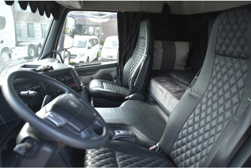 Volvo FM 380 4x2 - EURO 3 - 755 TKM - SPECIAL INTERIOR - LIVING - TV - DOUCHE - TOILET - ELEVATOR - GOOD CONDITION - - 厢式卡车:图4 Volvo FM 380 4x2 - EURO 3 - 755 TKM - SPECIAL INTERIOR - LIVING - TV - DOUCHE - TOILET - ELEVATOR - GOOD CONDITION - - 厢式卡车:图4