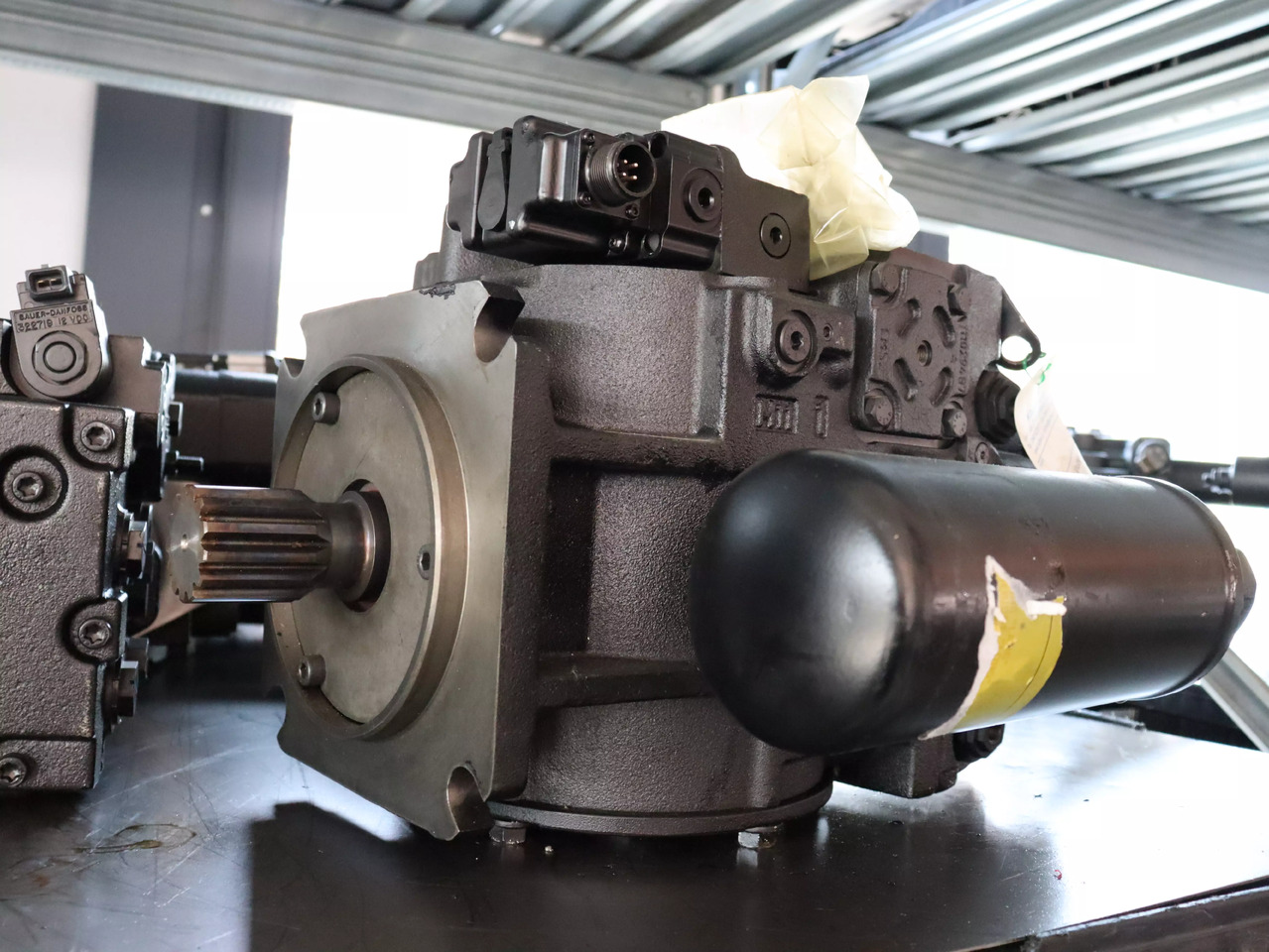 DANFOSS / SAUER 90L130KPVBJ8ELRF4F03GBA424236 - 液压泵 适用于 建筑机械:图1 DANFOSS / SAUER 90L130KPVBJ8ELRF4F03GBA424236 - 液压泵 适用于 建筑机械:图1