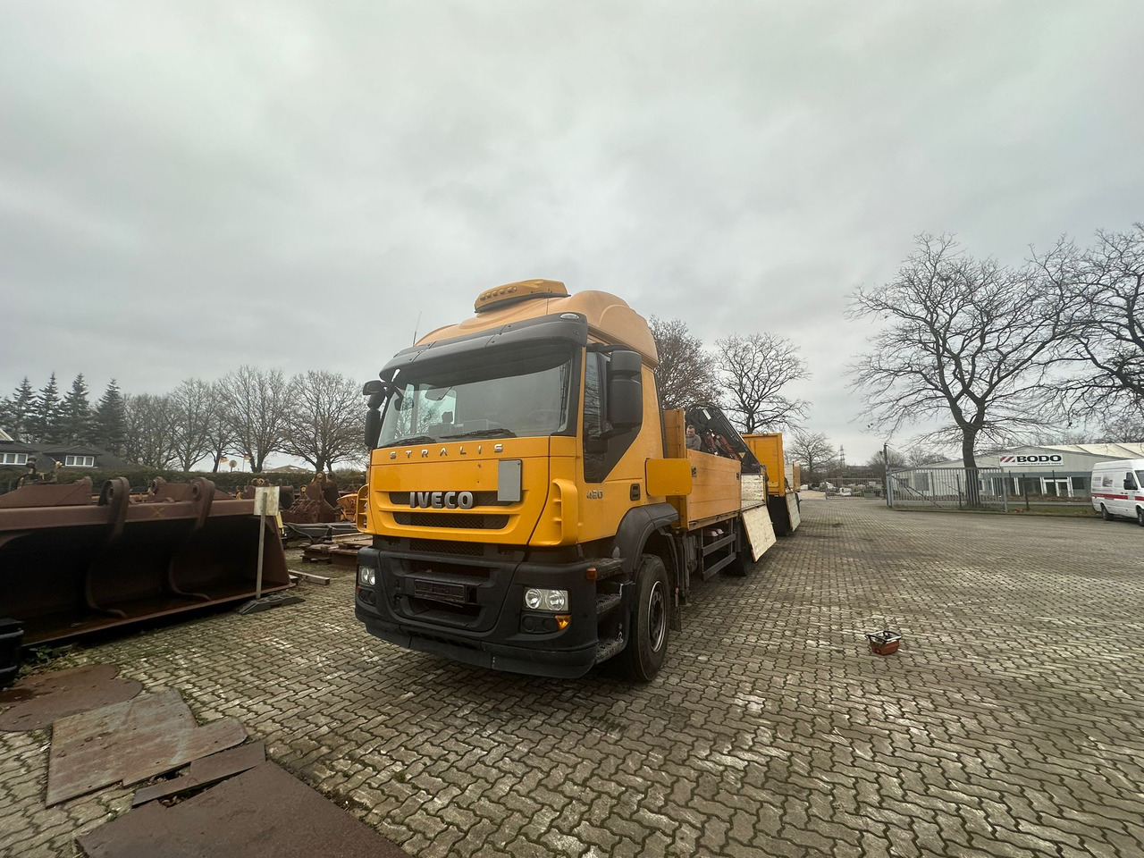 IVECO STRALIS 420 truck open box with TEREX loading crane 290.2E-A3 - 吊钩升降车, 起重车:图3 IVECO STRALIS 420 truck open box with TEREX loading crane 290.2E-A3 - 吊钩升降车, 起重车:图3
