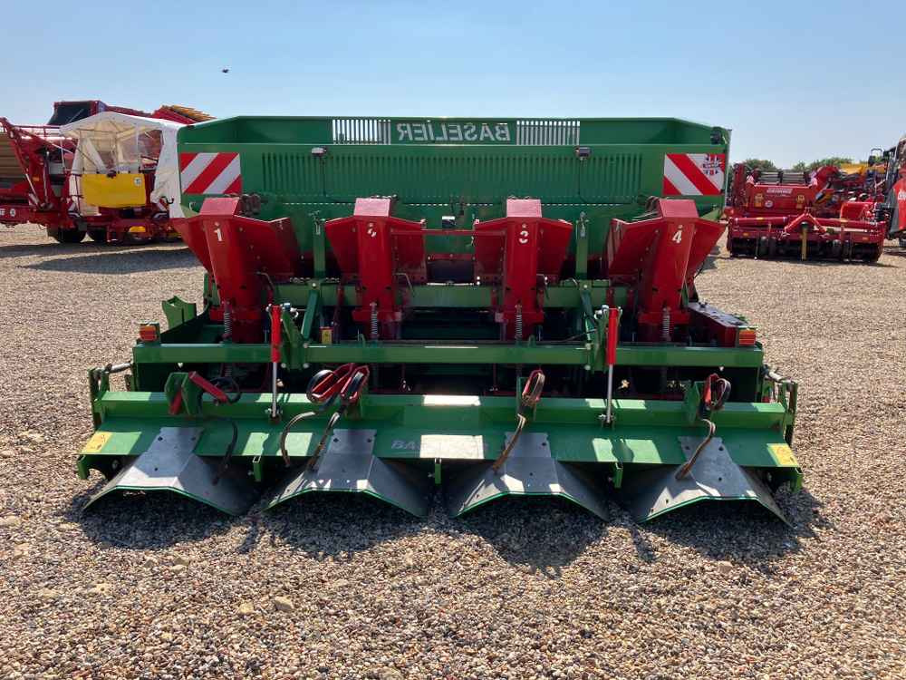 收割机 Baselier Baselier 4 Row Mounted FA-W, Potato Planter Tilla Combination:图23 收割机 Baselier Baselier 4 Row Mounted FA-W, Potato Planter Tilla Combination:图23